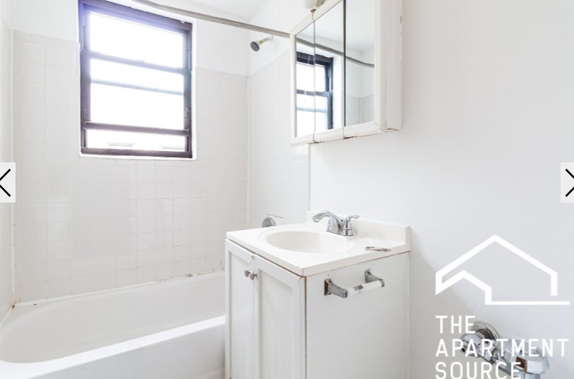 Building Photo - 739 W Belmont Ave