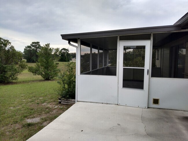 Building Photo - 2 bedroom 2 bathroom adorable house for rent