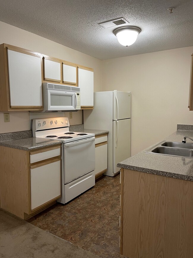 Floorplan - Cromwell Park Apartments
