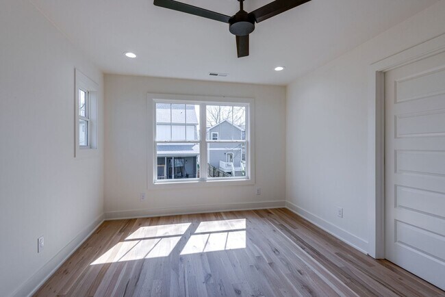Building Photo - Bright + Modern 4BR in Walkable Inglewood — Available Dec 1