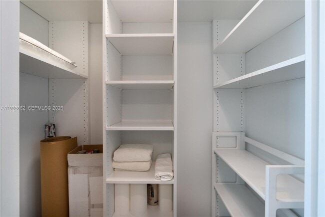 Building Photo - 17001 Collins Ave