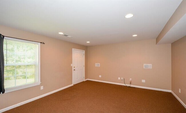 Building Photo - 4166 Round Stone Dr