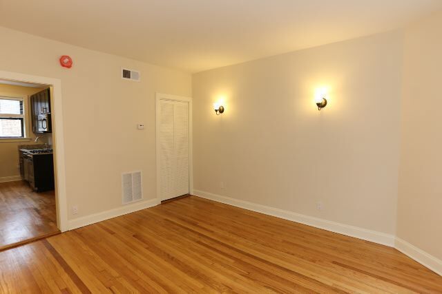 Building Photo - 4125 N Ashland Ave