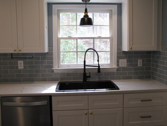 Building Photo - 2627 Bexley Ave