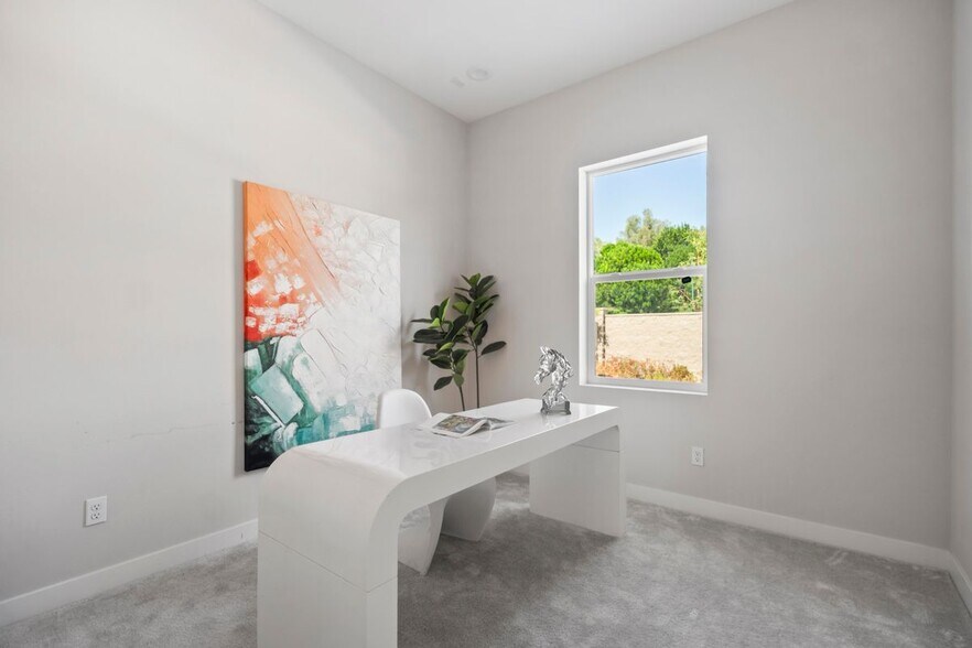 Building Photo - 151 Holliston