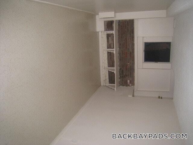Building Photo - 277 Marlborough St