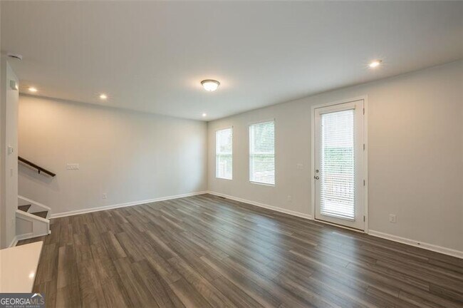 Building Photo - 381 Skylar Way SE