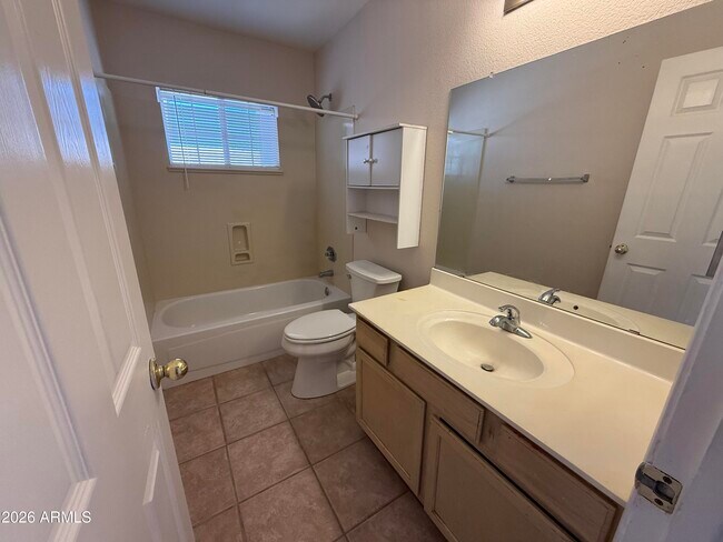 Building Photo - 1413 W Orchid Ln