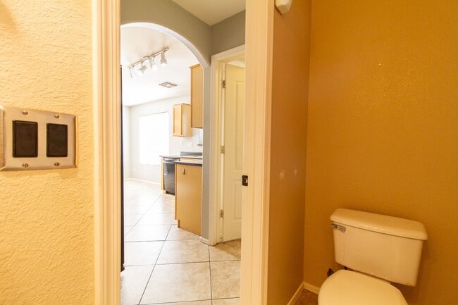 Building Photo - Discover Your Dream Home with a Fantastic Floorplan!