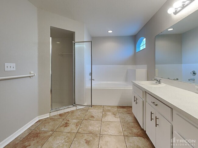 Building Photo - 415 Carriage Crossing Cir