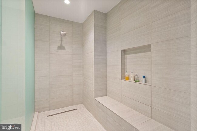 Building Photo - 7887 Jones Branch Dr