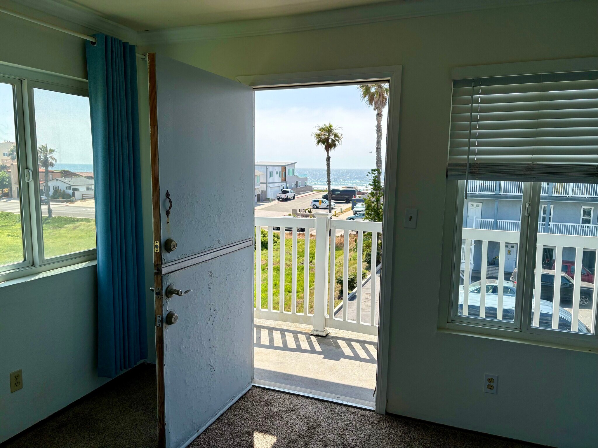 Building Photo - 1111 Seacoast Dr