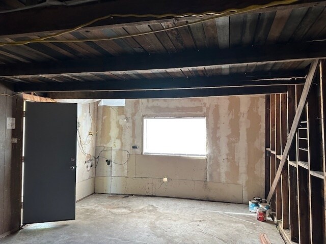 Building Photo - Stockton 1 Bedroom, 2 Bonus Rooms, 1 Bathroom Home.