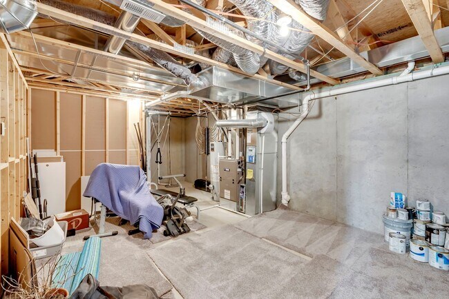 Building Photo - Luxury Home - Month-to-Month or 6-month Le...