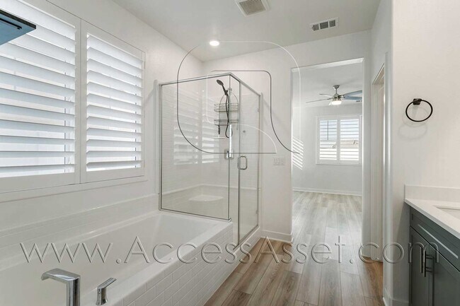 Building Photo - Spacious 4 Bed/3.5 Bath Gem Home In Menifee!