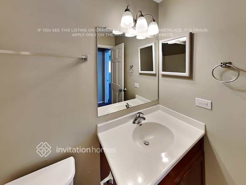 Building Photo - 6791 Redwing Dr