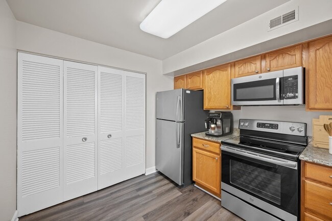 Floorplan - Indian Creek Apartments and Townhomes