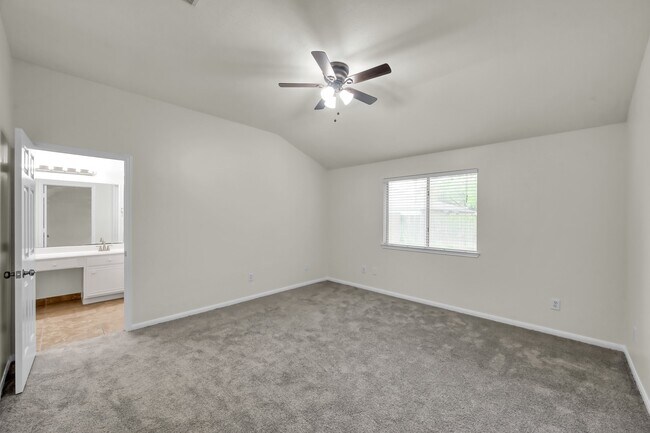 Building Photo - 28715 Fox Lynn Dr