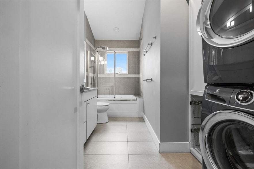 Building Photo - 235 Rawson Rd