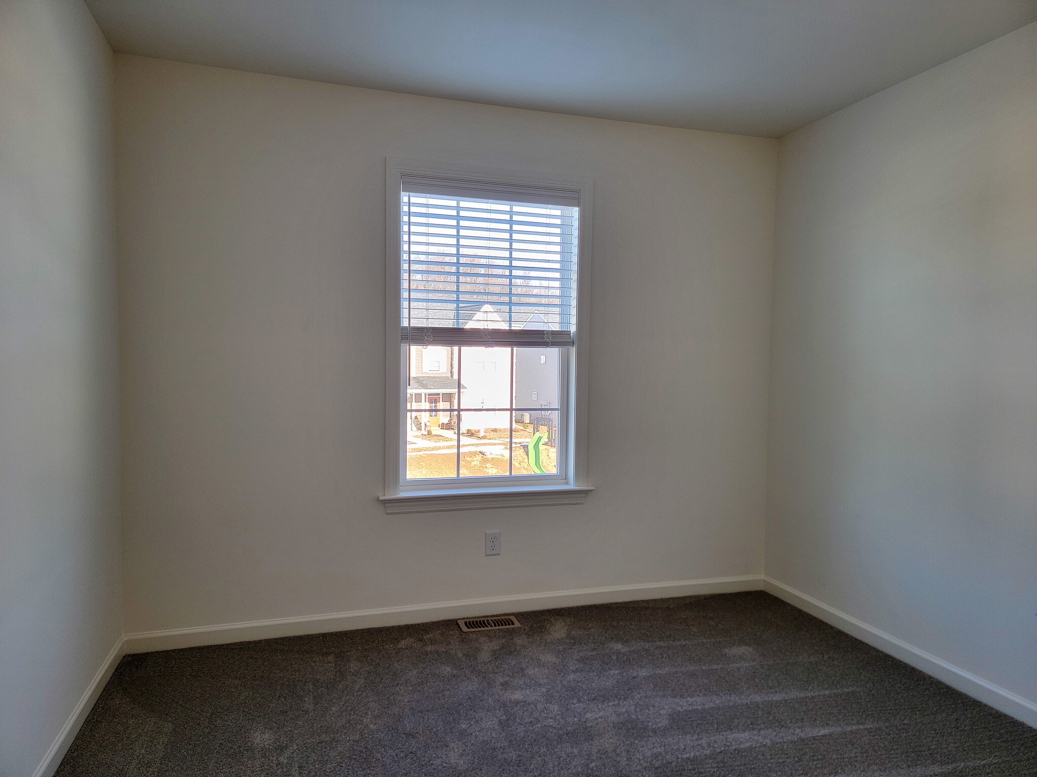 Building Photo - 2459 Spring Water Cir