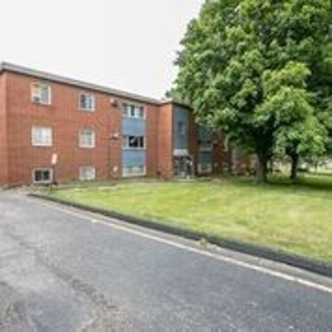 Building Photo - 2 Bedroom 1 bath - Completely renovated - ...