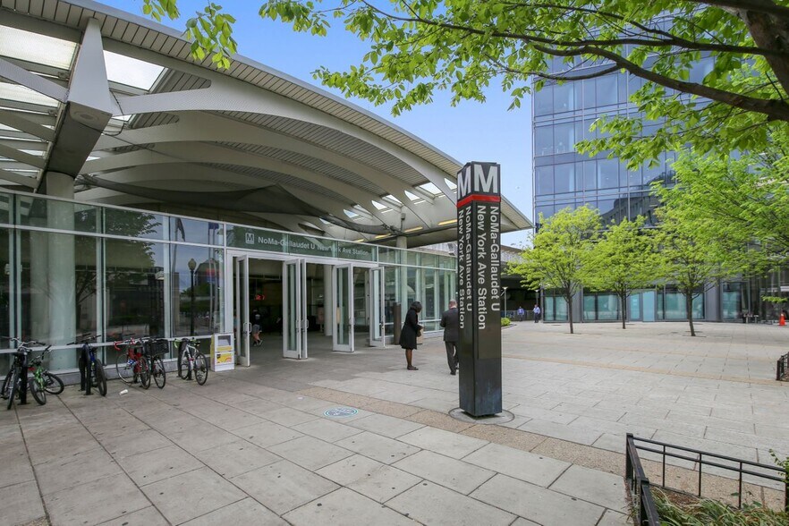 Building Photo - 1110 3rd St NE