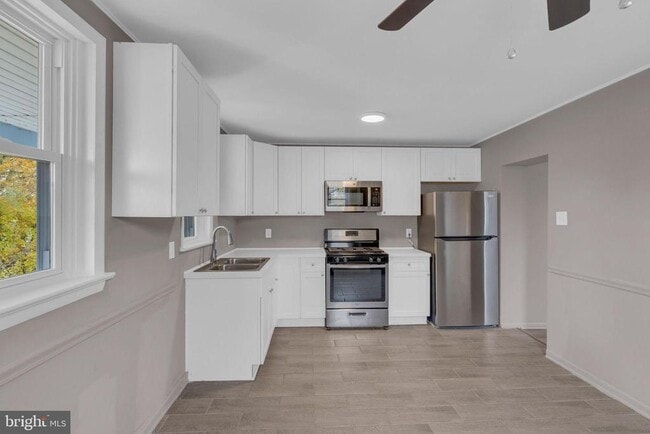 Building Photo - 713 Public Rd