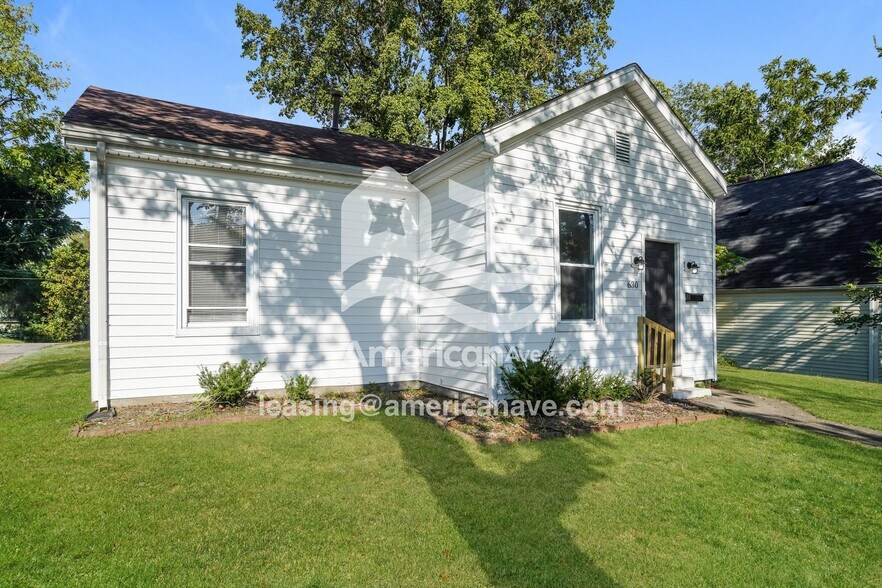 Building Photo - 630 W 8th St