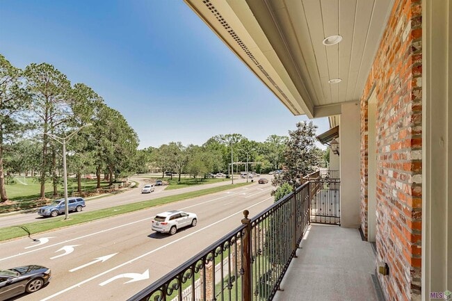 Building Photo - 7402 Elderberry Ave