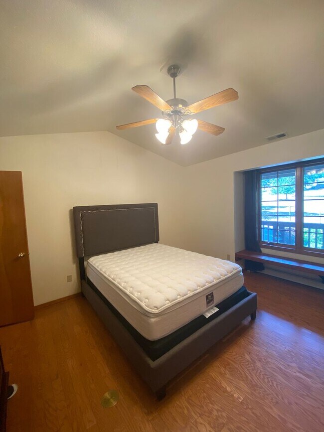 Building Photo - Quaint Country Living (APP#143)