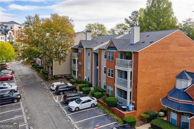 Building Photo - 1018 Chastain Park Ct NE