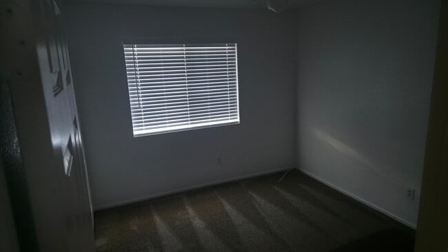Building Photo - 316 Jackrabbit Dr