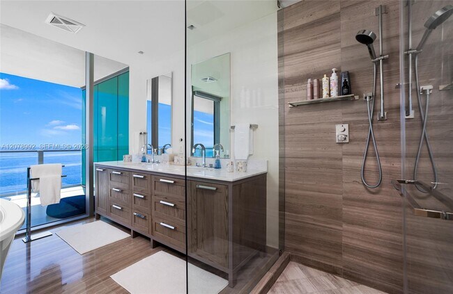 Building Photo - 360 Ocean Dr