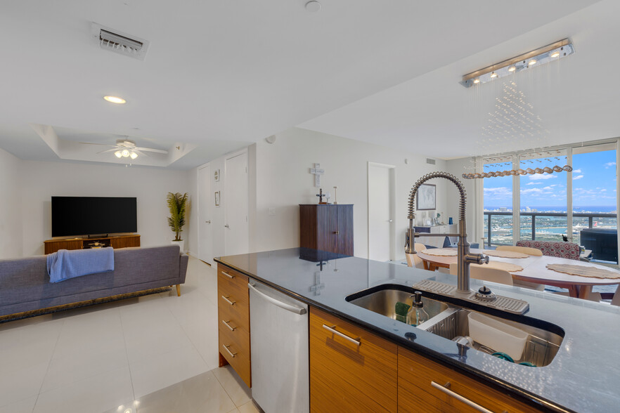 Building Photo - 50 Biscayne Blvd