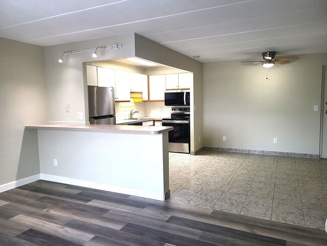 Building Photo - 576 Washington St