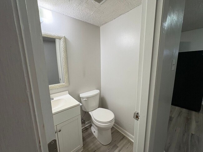 Building Photo - 131 Wall St