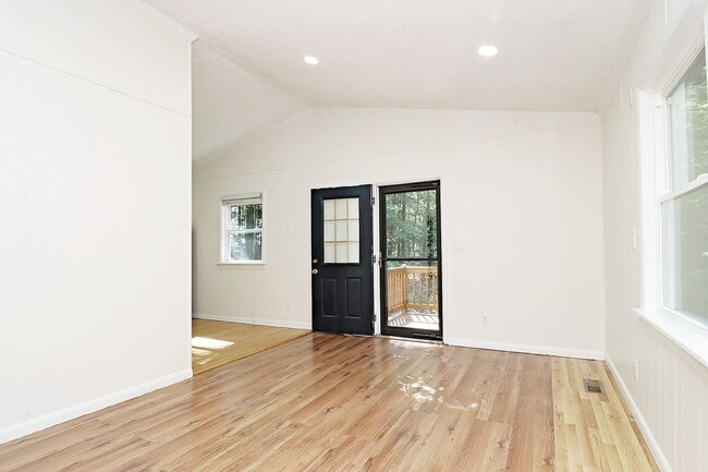 Building Photo - Pet-Friendly Crozet Cottage in a Private W...