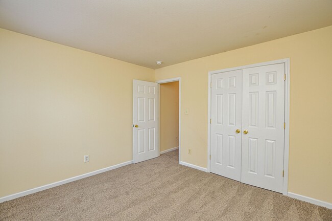 Building Photo - Charming 3 Bed, 2 Bath Home with fenced back yard!-**PRIMARY ON THE MAIN** COMING SOON!!!