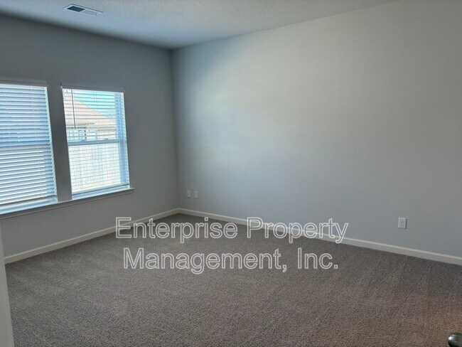 Building Photo - 265 Kipling Dr