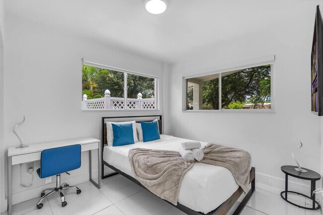 Building Photo - 7061 Coolidge St