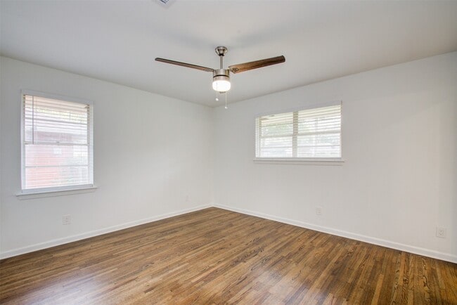 Building Photo - 8939 Rockhurst Dr