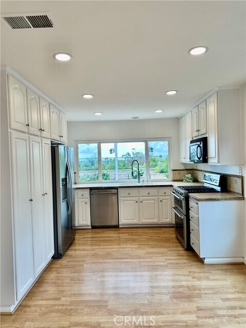 Building Photo - 27462 Vía Olmo