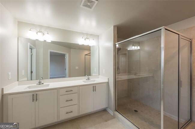 Building Photo - 1526 Fern Ridge Ln