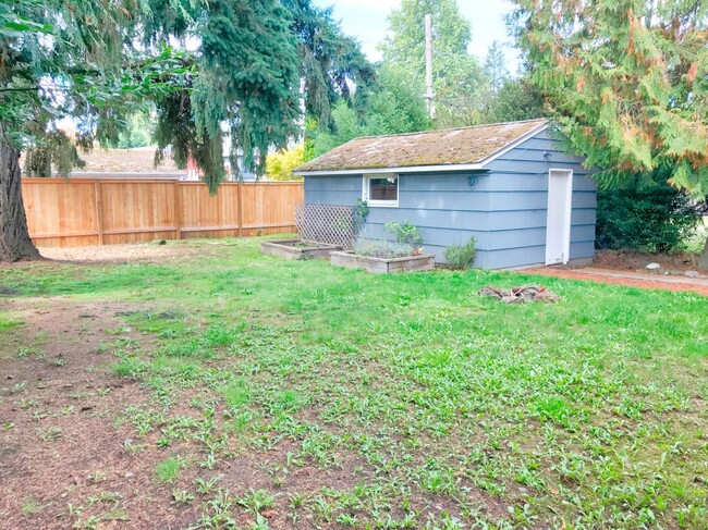 Building Photo - Arbor Lodge Mid-Century in Quiet Neighborh...