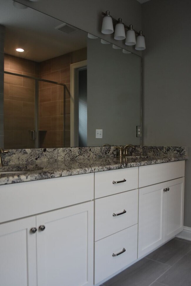 Building Photo - Marina Village 3 Bedroom Available for Lease