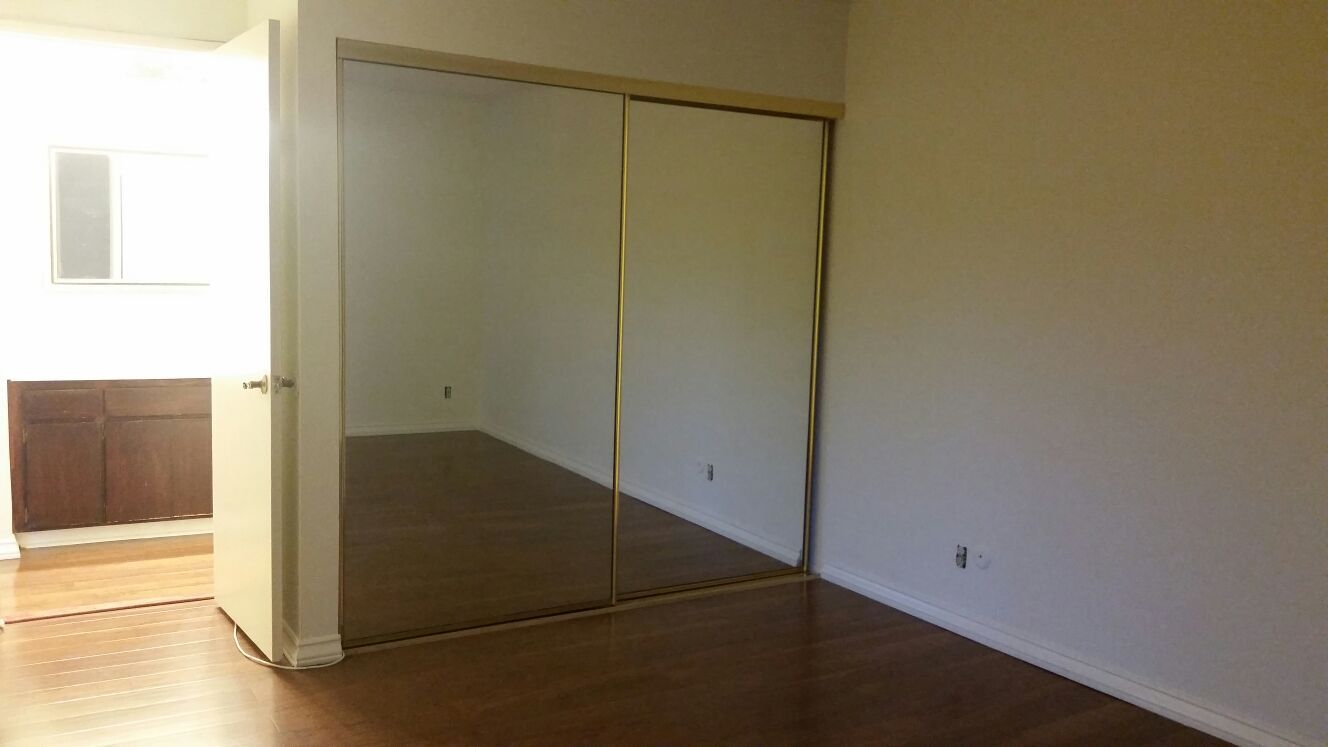 Large Mirror closet in master - 1395 Caminito Gabaldon