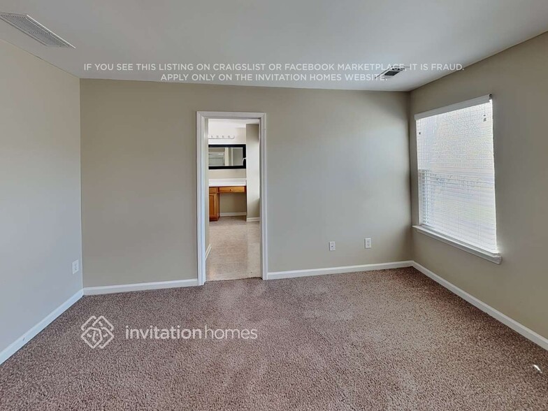 Building Photo - 2730 Englewood Dr