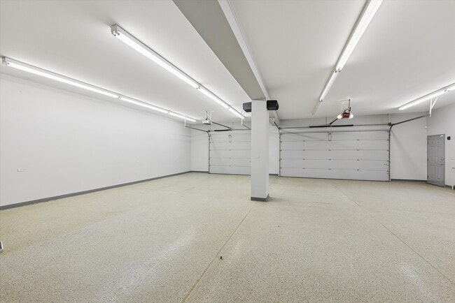 Building Photo - 16W125 89th Pl