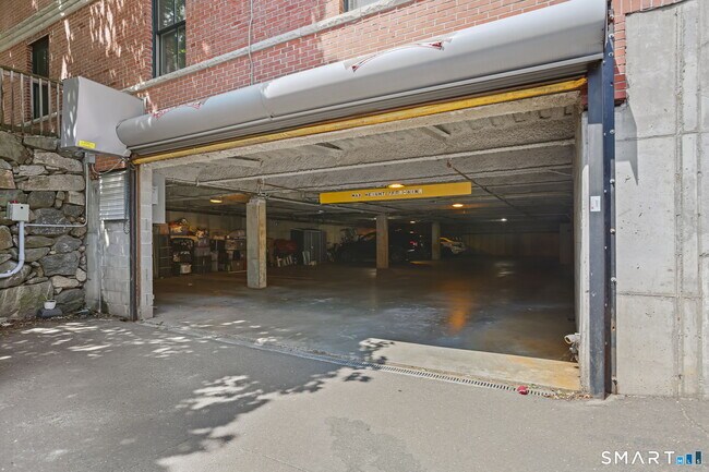 Building Photo - 1618-18 Ann St