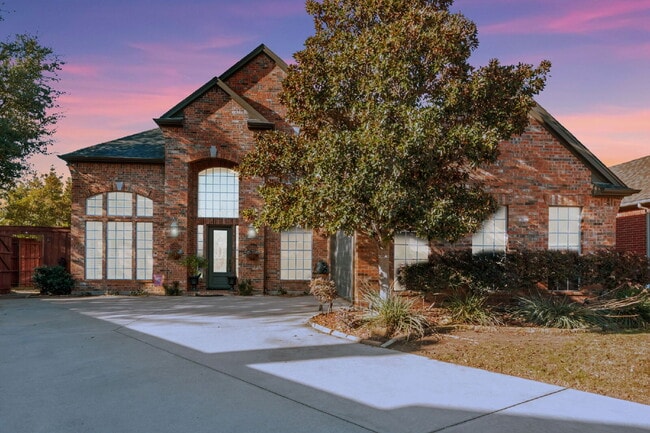 Building Photo - "Stunning Partially Furnished 5-Bedroom Home with Pool & Outdoor Living Center!"